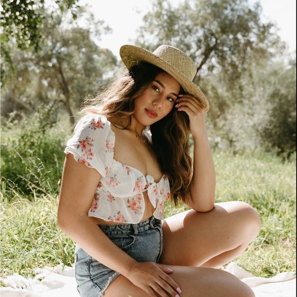 Tops - Floral crop top